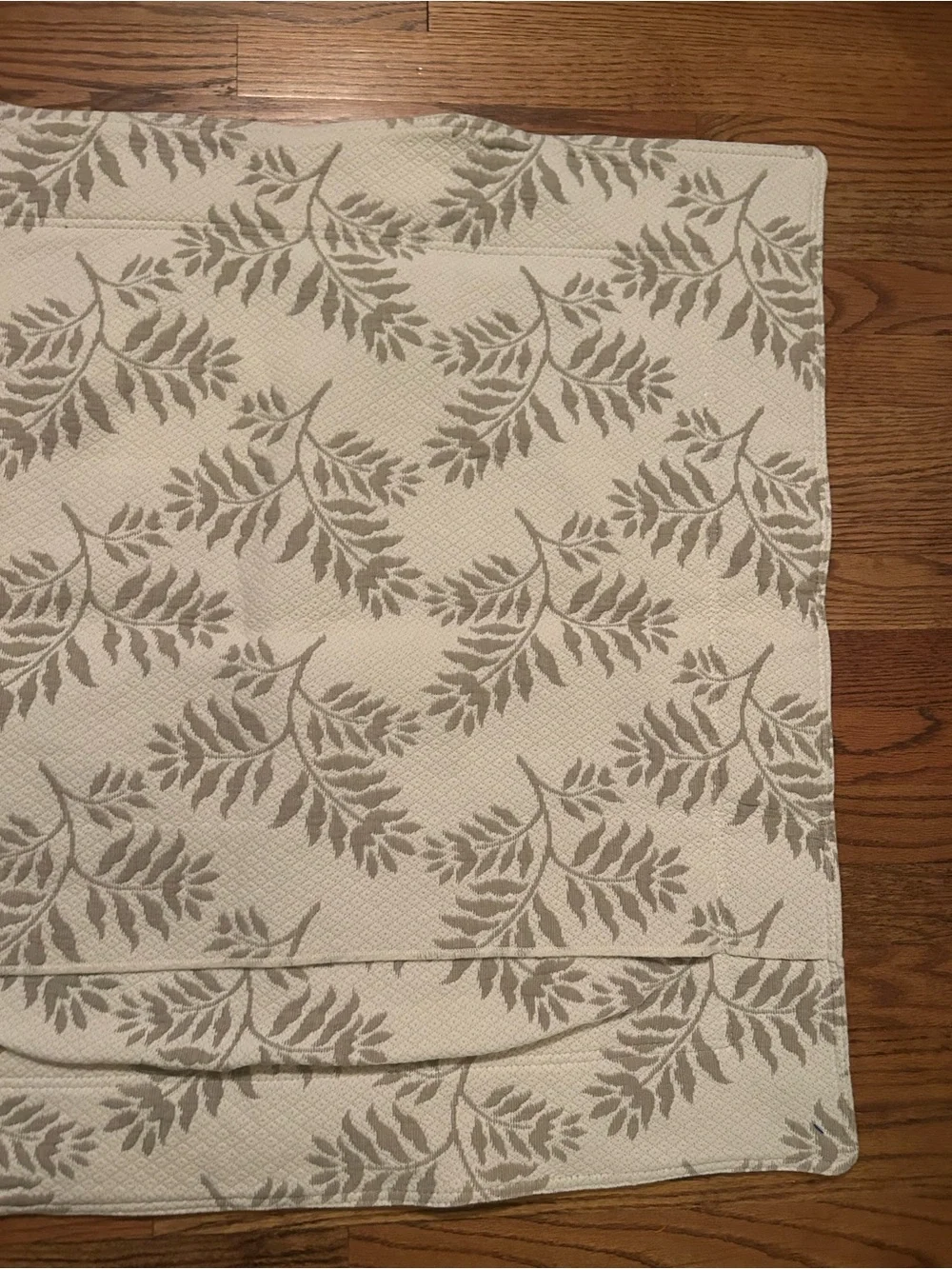Colchass S. Domingos At Home Large Green & White Leaf Patterned Pillowcase